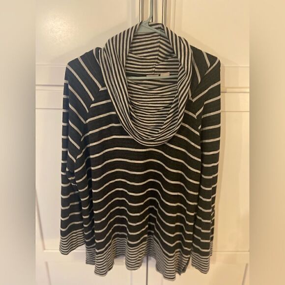 Chicos Zenergy size 3 Cowl Neck Black Gray Striped Tunic Pullover Viscose Blend - Picture 3 of 8